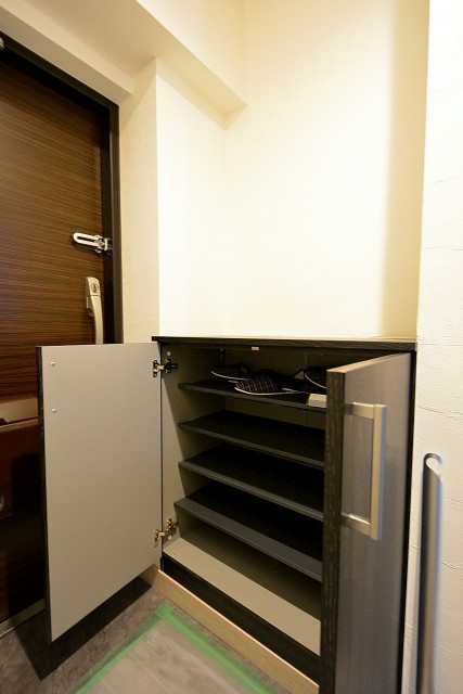 ライオンズマンション三軒茶屋　シューズBOX