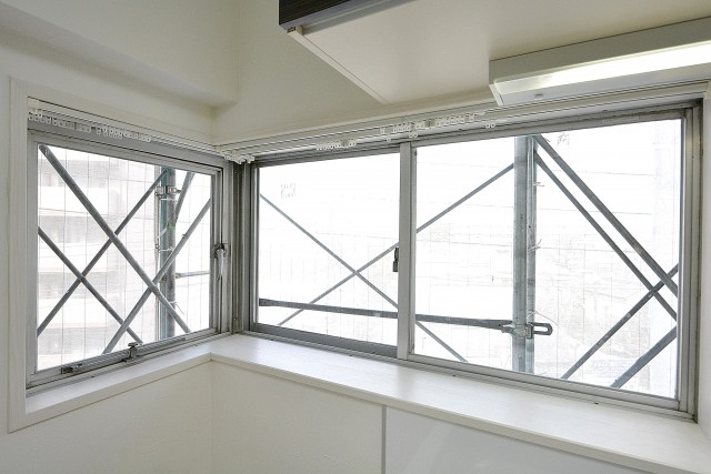 ライオンズマンション三軒茶屋　キッチン窓