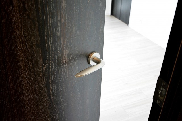 ライオンズマンション三軒茶屋　洋室①ドア