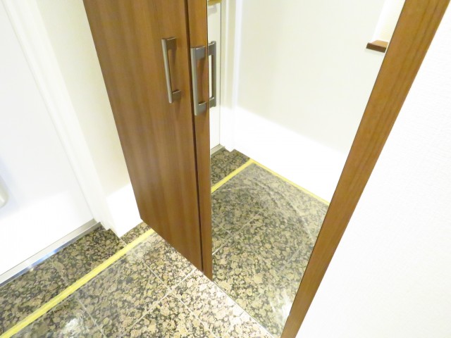 コスモ目黒パルティエ　シューズBOX