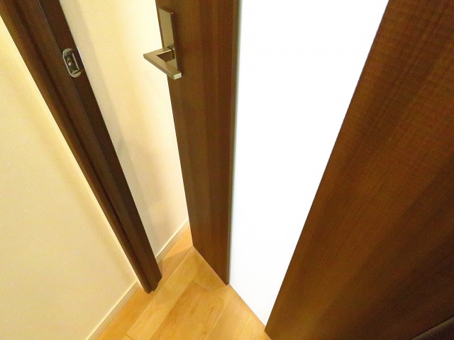 コスモ目黒パルティエ　LDK扉