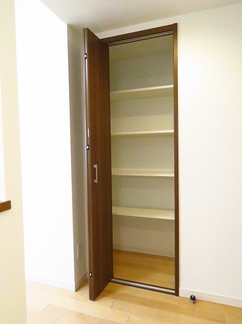 コスモ目黒パルティエ　LDK収納