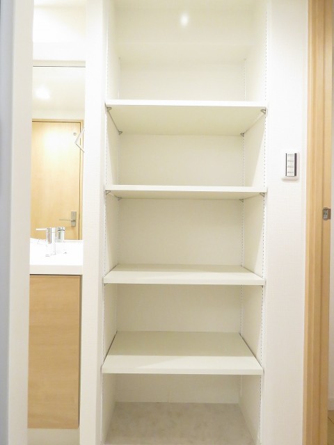 ドルミ東中野　洗面室収納