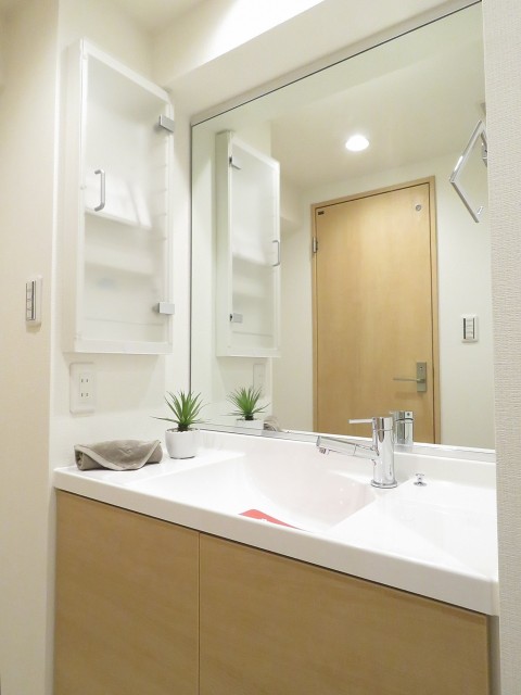ドルミ東中野　洗面化粧台