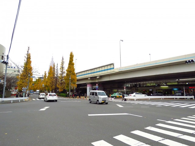 レックス神宮外苑　千駄ヶ谷駅前