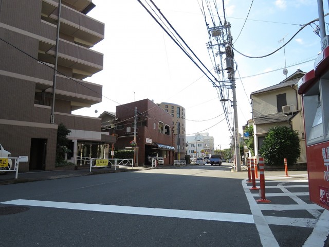コスモ目黒パルティエ　エントランス前道路