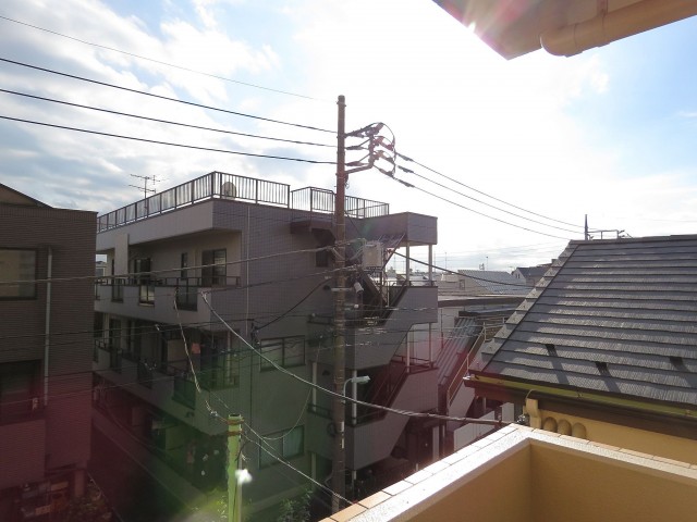 ダイアパレス都立大　洋室約6帖側眺望