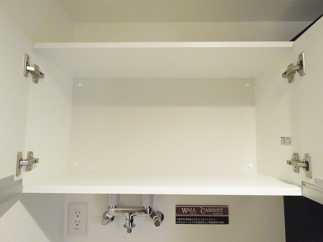 小石川ハウス　洗濯機置場上の棚