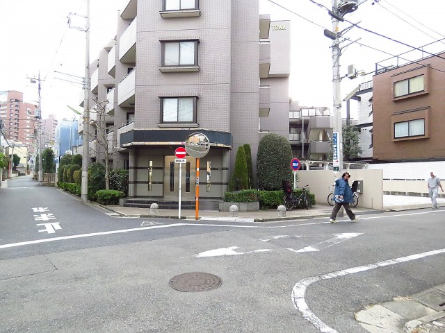 藤和三軒茶屋ホームズ　前面道路