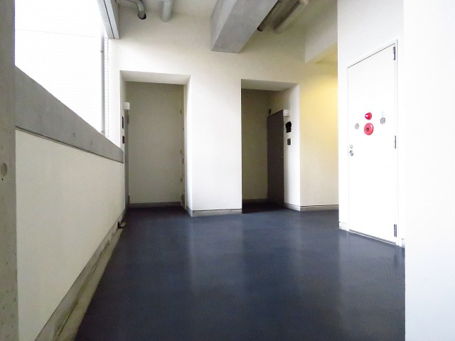 スタジオDEn渋谷　共用廊下