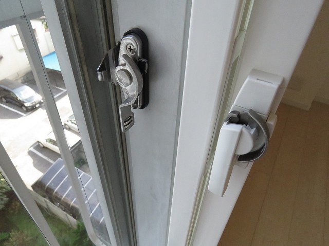 宏和マンション池袋　二重サッシ