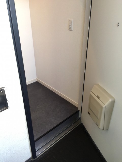 秀和新川レジデンス　トランクルーム