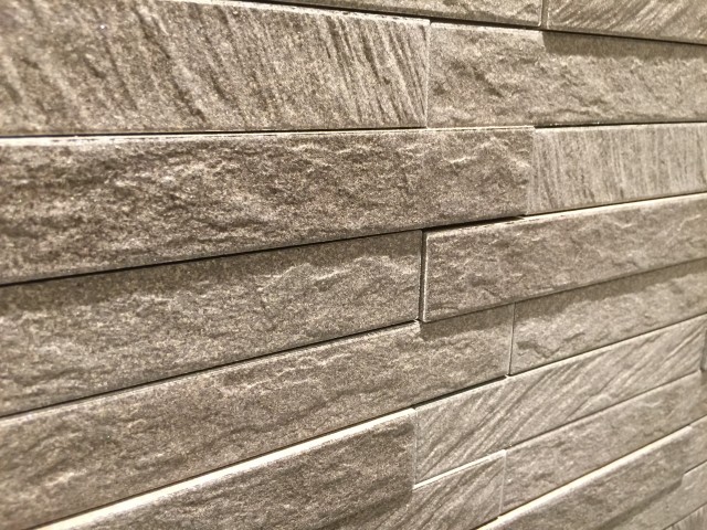 秀和新川レジデンス　玄関