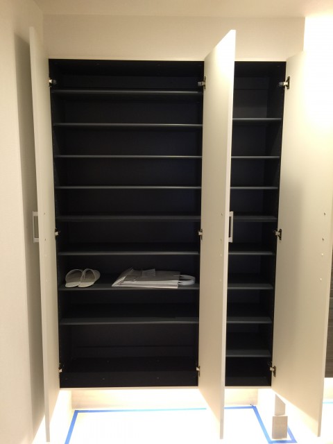 秀和新川レジデンス　シューズボックス