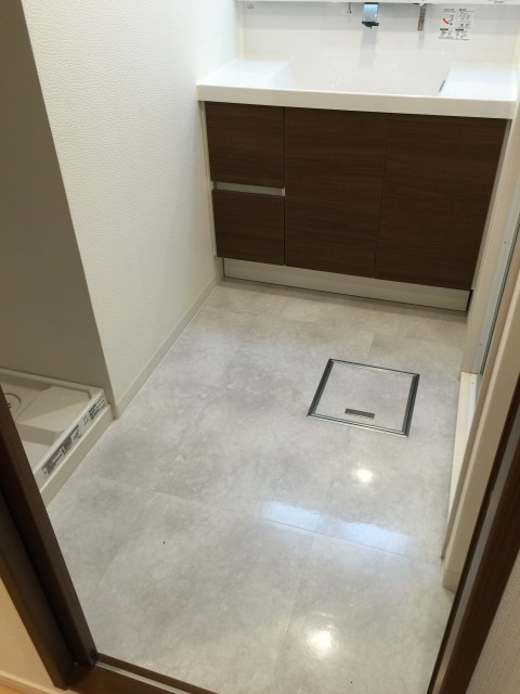 秀和新川レジデンス　洗面室