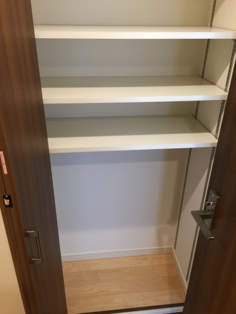 秀和新川レジデンス　収納
