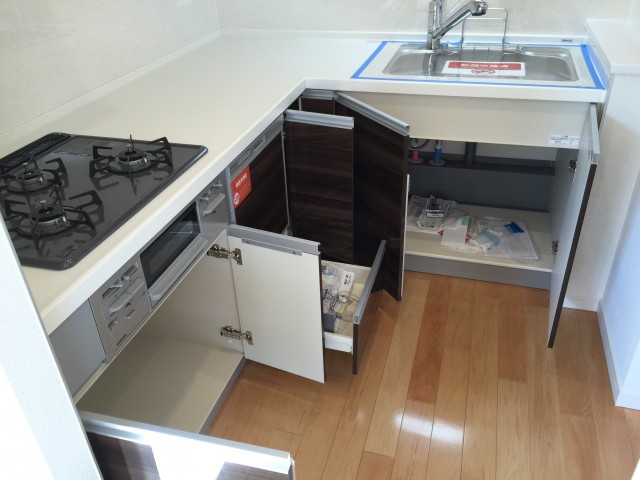 秀和新川レジデンス　キッチン