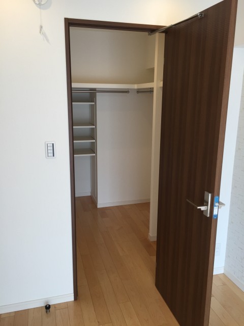 秀和新川レジデンス　約6.7帖