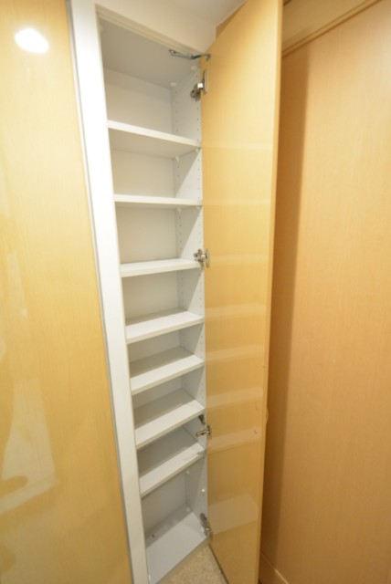 セントラルレジデンス新宿シティタワー リネン庫