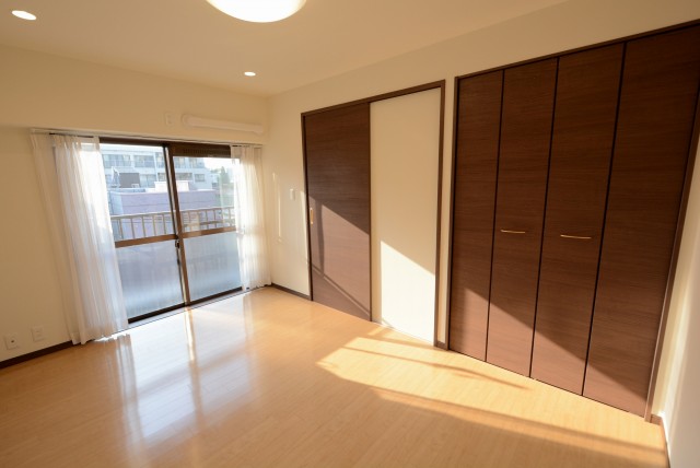 マンション小石川 洋室