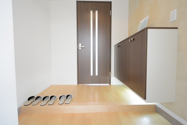 日商岩井豪徳寺マンション　玄関