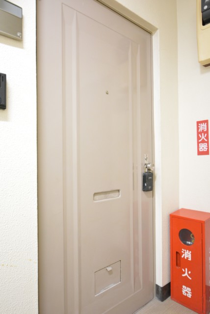 シャトレー代々木 玄関