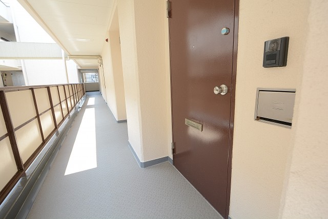 日商岩井豪徳寺マンション (3)　外廊下