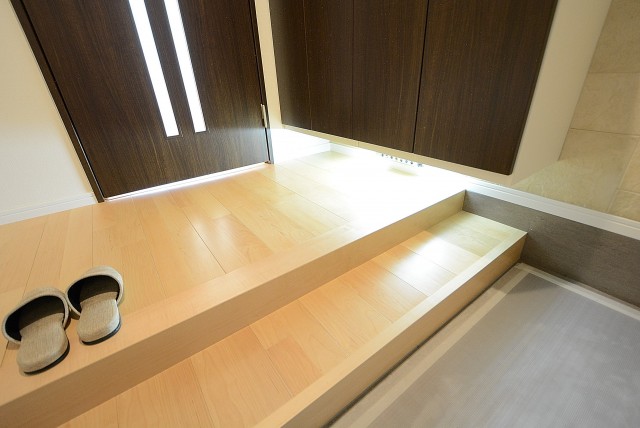 日商岩井豪徳寺マンション　玄関