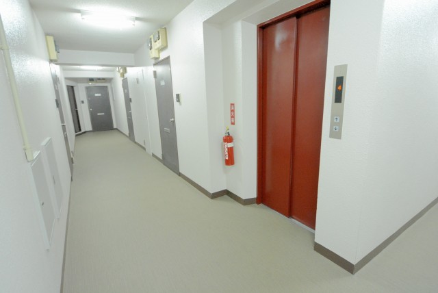 マンション小石川 玄関