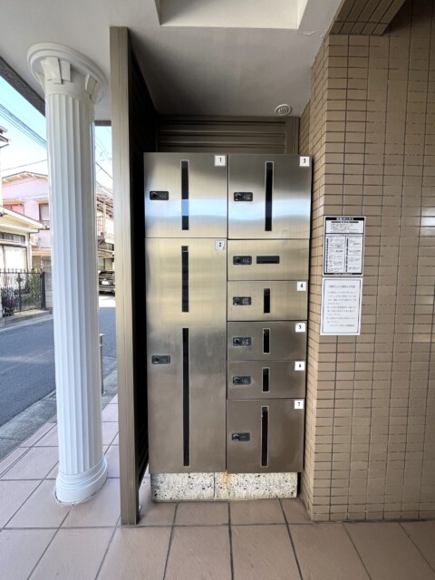 ビリジアン学芸大学 宅配ボックス