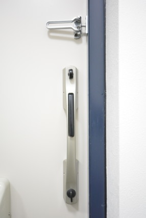 秀和目黒駅前レジデンス 玄関