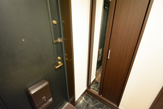 サンロイヤル東山 玄関