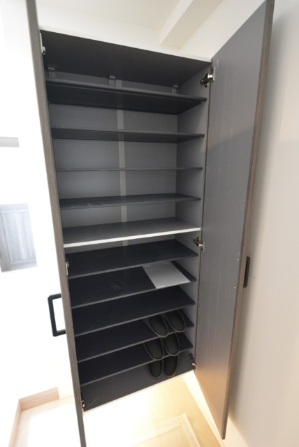 魚菜エステート 玄関