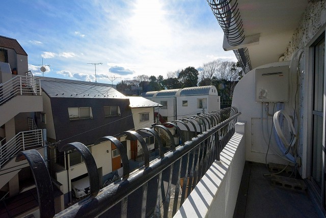 秀和第二神宮レジデンス バルコニー