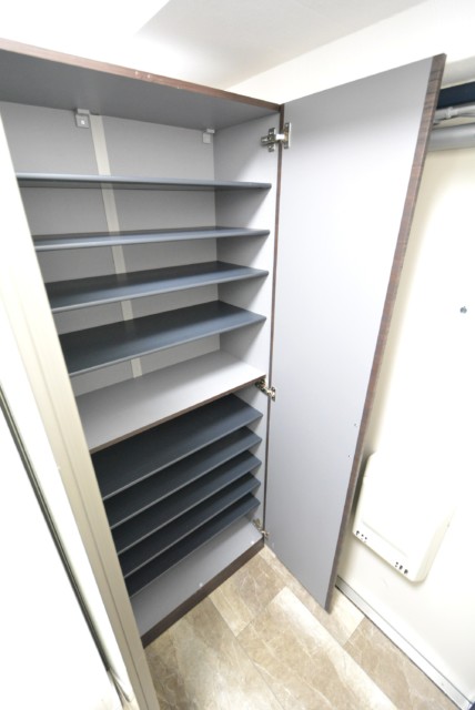 秀和目黒駅前レジデンス 玄関