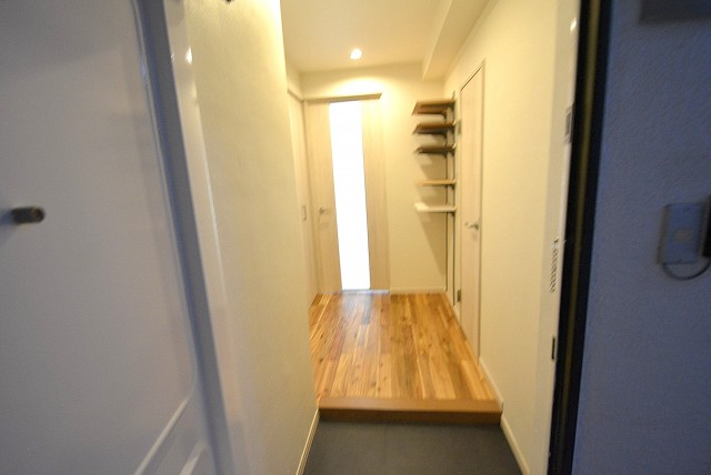 秀和第二神宮レジデンス 玄関