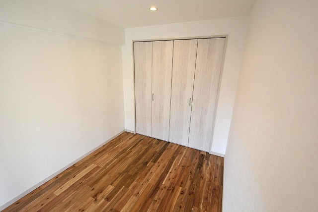 秀和第二神宮レジデンス ベッドルーム (5)