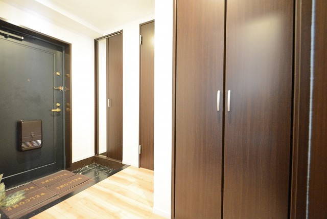 サンロイヤル東山 玄関