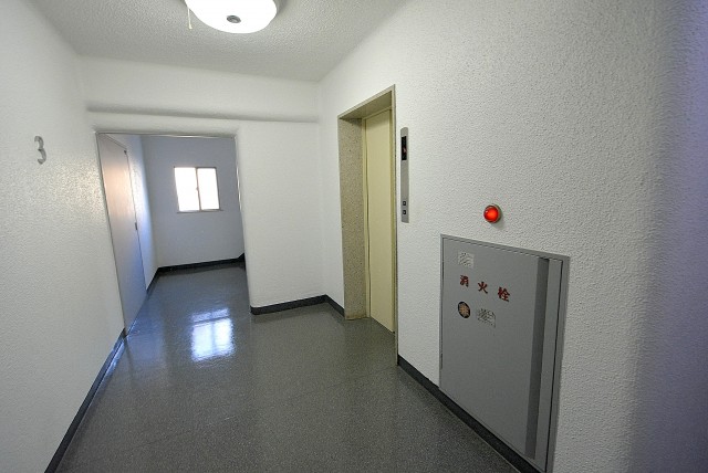 秀和第二神宮レジデンス 内廊下