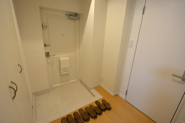 西麻布ハイツ701号室 玄関