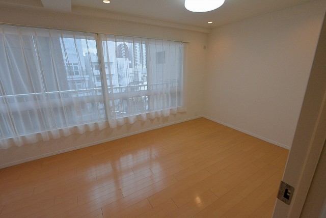 西麻布ハイツ701号室 洋室7帖