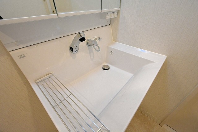 西麻布ハイツ701号室 洗面 (1)