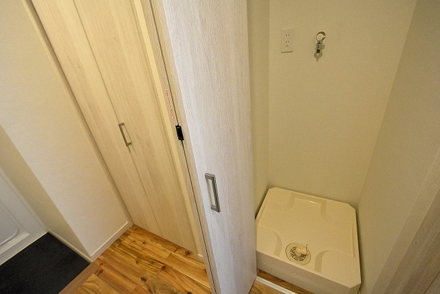 秀和第二神宮レジデンス 玄関