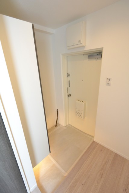 魚菜エステート 玄関