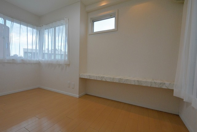 西麻布ハイツ701号室 洋室5.3帖 (1)