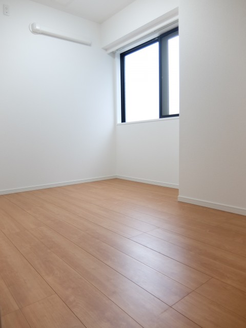 ユニーブル御殿山南　洋室