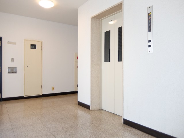 秀和目黒駅前レジデンス　エレベーター