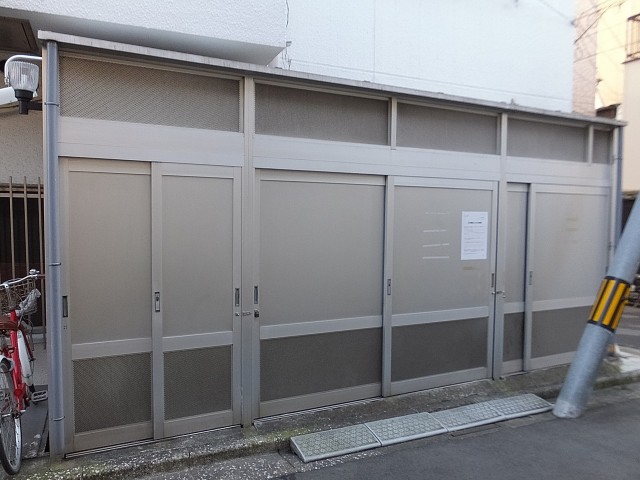 シャトレー駒沢　ゴミ置き場