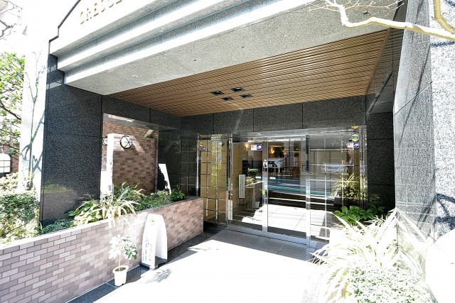 クレッセント目黒Ⅱ　エントランスアプローチ