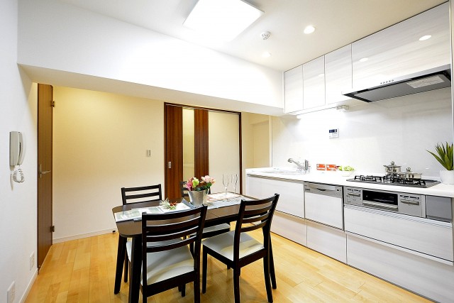 ライオンズマンション南平台　8.1帖ＤＫ